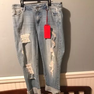 NWOT JENNIFER LOPEZ boyfriend jeans. Size 10